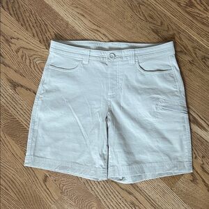 Eddie Bauer Womens Light Beige Flat Front Shorts